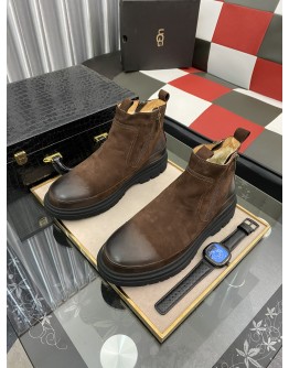 UGG 登山鞋