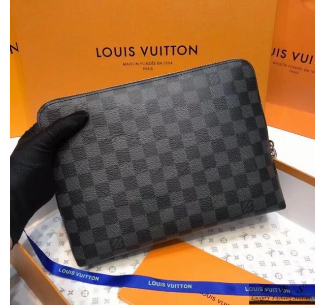 LV 手拿包