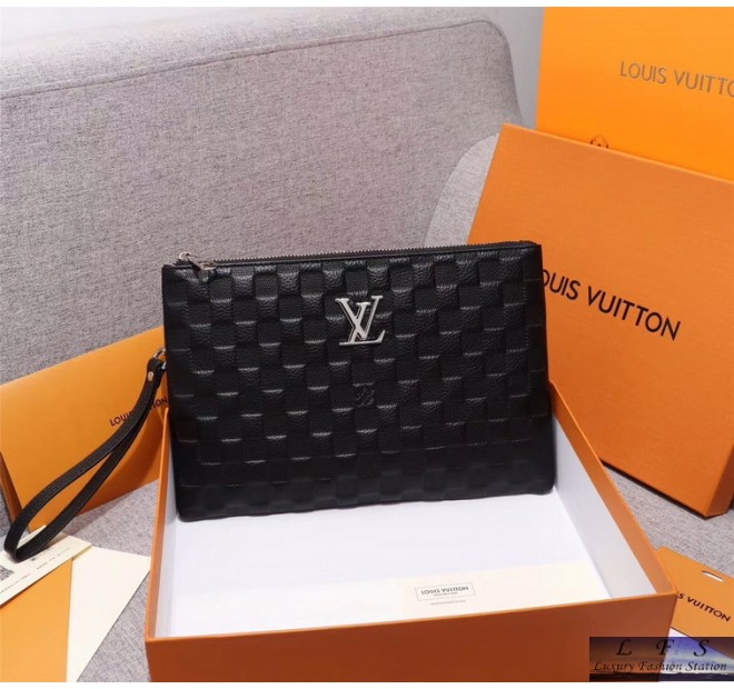 LV 真皮手拿包 尺寸29x19