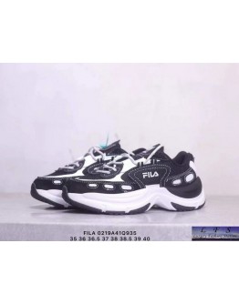 FILA 女款休閒運動鞋